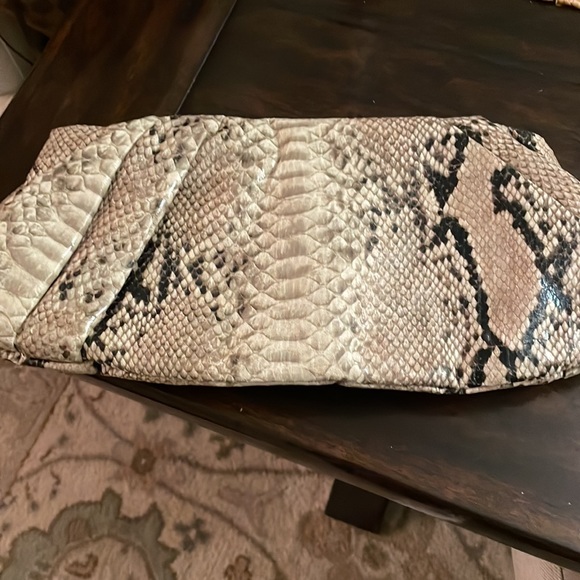 Brown and beige Python clutch - Picture 2 of 3